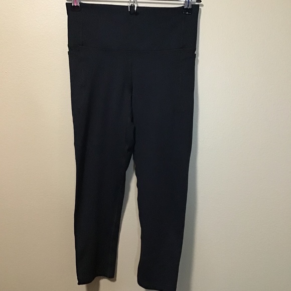 Under Armour Pants - Under armour legging crops